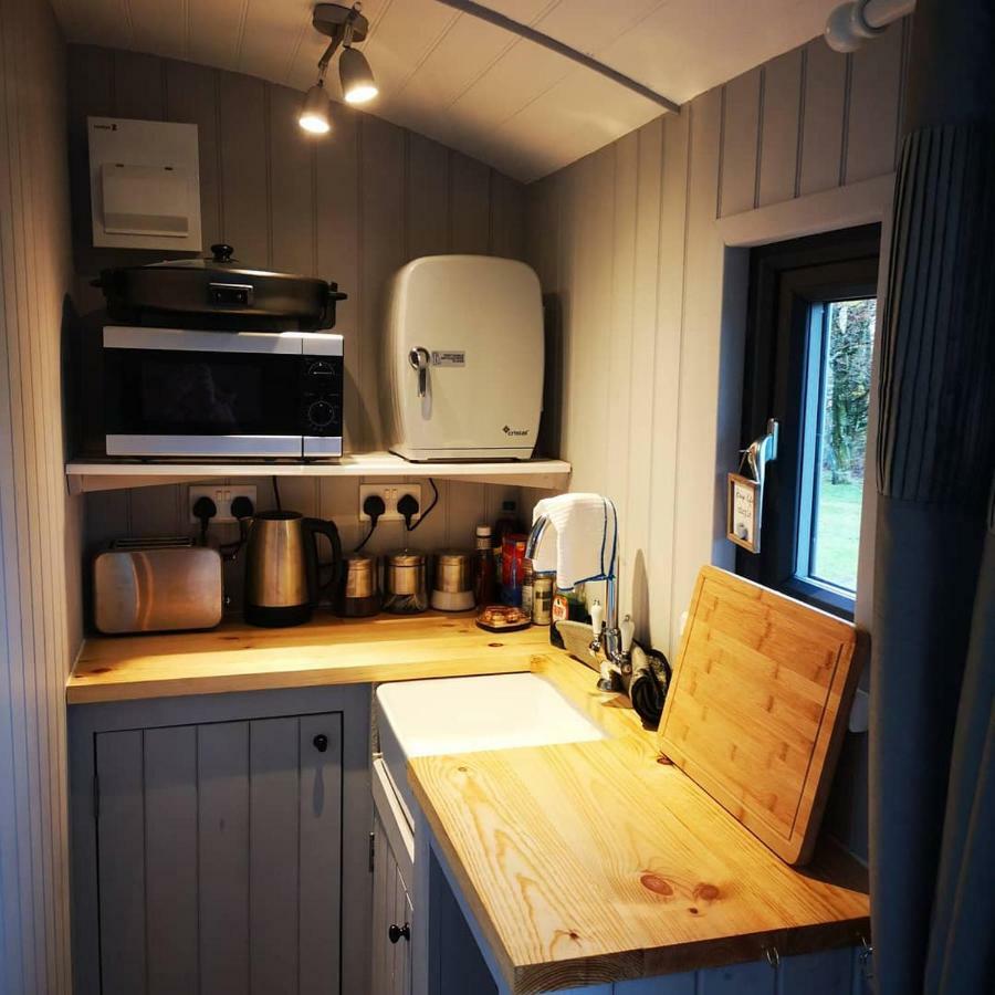 Pen-Rhos Luxury Glamping "Cuckoo'S Nest" Villa Ландриндод Уелс Екстериор снимка